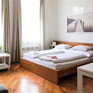 Aparthotel Castle ***